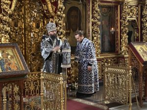 архиепископ Матфей совершил литургию преждеосвященных даров в храме в Лефортове