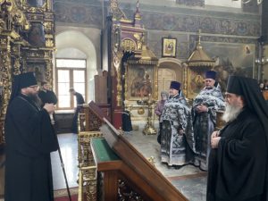 архиепископ Матфей совершил литургию преждеосвященных даров в храме в Лефортове