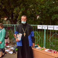 Приход на Волжском провел акцию «Они могли бы пойти в школу» 