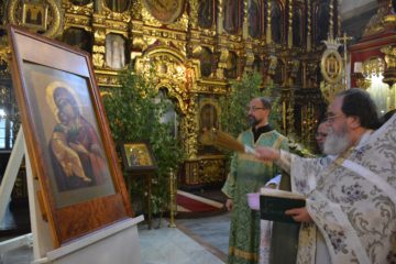 В Петропавловском храме отреставрирована Владимирская икона