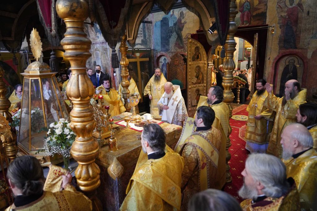 Патриарх Кирилл совершил Литургию в Успенском соборе