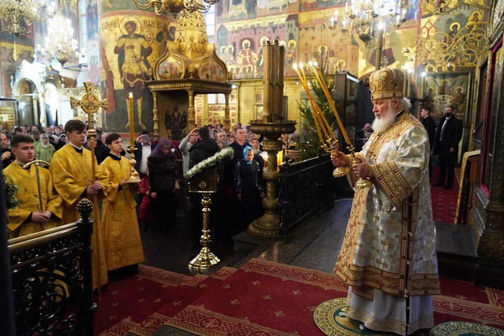 Патриарх Кирилл совершил Литургию в Успенском соборе