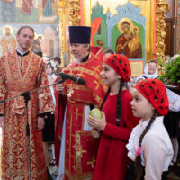 Викарий совершил Божественную литургию в храме на Рязанке