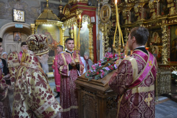 Воздвижение Креста Господня в Петропавловском храме