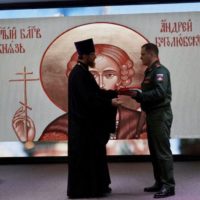 Военные РХБЗ получили знамя с изображением небесного покровителя