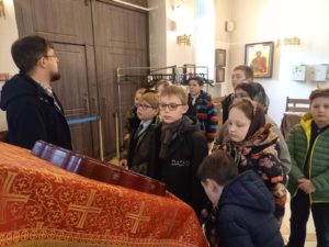 Школьники Юго-Востока посетили храм на Светлой Седмице