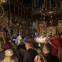 Пасхальное ночное богослужение в Петропавловском храме