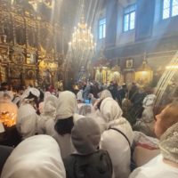Дети двух воскресных школ спели на архиерейской литургии