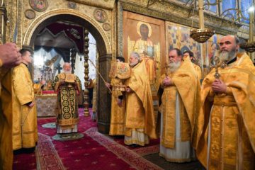 Патриаршее богослужение в день святителя Петра в Кремле