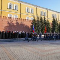 Возложение венка к могиле Неизвестного солдата