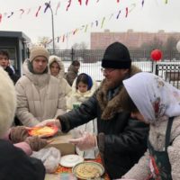 Благотворительная ярмарка на приходе храма на Волжском