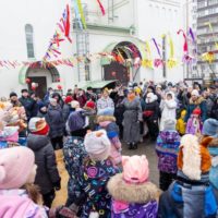 Благотворительная ярмарка на приходе храма на Волжском