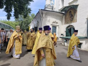 Престольный праздник Петропавловского храма в Лефортове