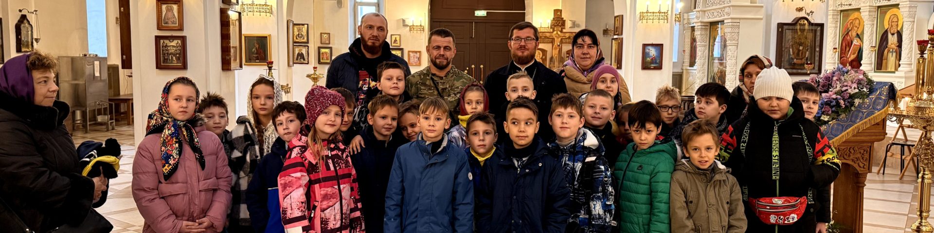 Младшие школьники посетили Боголюбский храм на Волжском