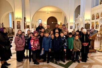 Младшие школьники посетили Боголюбский храм на Волжском