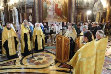 Духовенство Петропавловского благочиния совершило молебен у мощей свт Спиридона